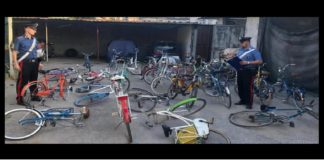 I carabinieri hanno denunciato a Palermo per ricettazione, R.P., 42 anni perchè in un magazzino nella sua disponibilità nel Quartiere Zisa, hanno trovato 35 biciclette