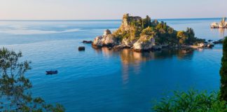 A Taormina: mare sporco ed allacci abusivi, alla rete fognaria