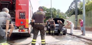 I vigili del fuoco sono intervenuti oggi pomeriggio a Messina, nei pressi di Villa Dante