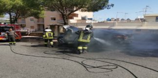 Attimi di paura stamane intorno alle 10.00 quando un’auto, un Suv BMW X4 mentre percorreva il viale Regina Elena a Messina, improvvisamente ha iniziato ad emettere fumo