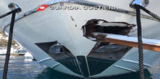 Un traghetto con 350 turisti, si è scontrato con uno yacht nel mare delle Eolie