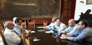 Lo ha annunciato oggi, sul suo spazio Facebook, il sindaco di Messina Cateno De Luca: “Finalmente si parte anche con i lavori della pubblica illuminazione a led”