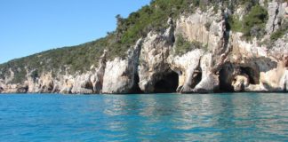 Oggi venerdì 23 agosto, alle 21:25 su Rai1, “Grand Tour” prosegue il suo viaggio in Sardegna