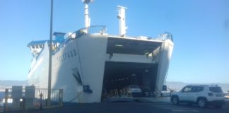 Questa mattina intorno alle ore 4:50, un uomo si è gettato dal ponte auto della nave Telepass, del Gruppo “Caronte & Tourist” al momento dell’imbarco