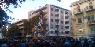 In migliaia si sono ritrovati a Messina, per assistere questo pomeriggio alla Processione della Vara