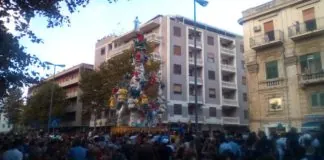 In migliaia si sono ritrovati a Messina, per assistere questo pomeriggio alla Processione della Vara