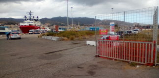 E’ arrivata a Messina come previsto, dopo le ore 08.00 di stamane, la nave Ocean Viking (di Medici Senza Frontiere)