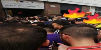 “Ricevo da un amico questa foto mentre si trova da stamattina presto in fila al Centro per l’impiego per la presentazione della domanda a MessinaServizi”