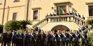 Il 17 ottobre 2019, nel corso della mattinata, in Messina presso la caserma “A. BONSIGNORE”, sede del Comando Interregionale Carabinieri “Culqualber” il Comandante Interregionale Generale di Corpo d’Armata Luigi Robusto, ha incontrato i 62 Ufficiali