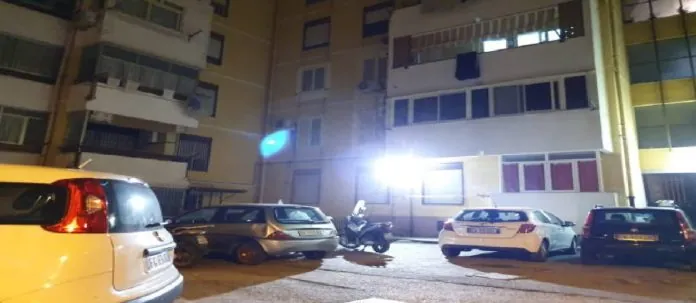 SPARATORIA CASE GIALLE