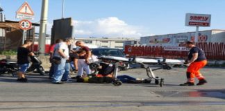 Una giovane scooterista, è scivolata quest’oggi a Messina in via La Farina a Gazzi