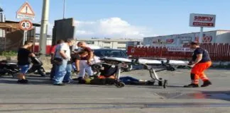 Una giovane scooterista, è scivolata quest’oggi a Messina in via La Farina a Gazzi