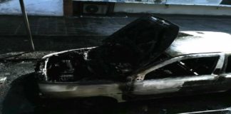 Nella mattinata di oggi una Lancia Y, per cause ancora da stabilire, è stata avvolta dalle fiamme in località Granatari