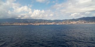 “A partire dalle ore pomeridiane di lunedi’ 11 novembre 2019 e fino a mercoledi’ 13 novembre 2019 lo Stretto di Messina sarà interessato da particolari condizioni meteo marine avverse, che potranno creare notevoli disagi al collegamento marittimo tra Messina ed i porti di Reggio Calabria e Villa San Giovanni”