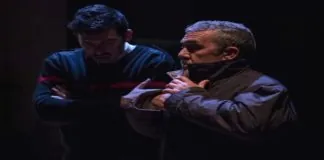 Uno spettacolo dalla tematica forte ma rappresentato con estrema delicatezza…, dopo la meravigliosa esperienza aI Teatro del Sacro 2019, l’atteso “82 Pietre”, scritto Simone Corso ed interpretato da Antonio Alveario, Simone Corso ed Adriana Mangano – prodotto da Maurizio Puglisi per Nutrimenti Terrestri