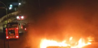Devastato da un incendio, sviluppatosi la notte scorsa il parco auto di una officina sita a Messina