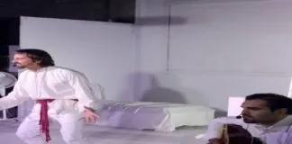 Strabiliante one man show, dell’attore Eros Salonia con lo spettacolo -Telemaco prigioniero- a Villa Melania a Messina per l’Evento di Natale
