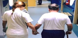 Caffè Barbera sposa la causa NeMo Sud e Dona il calendario Arte&caffè al centro clinico per sostenere l’attività di chi, da anni, si occupa di pazienti affetti da malattie neuromuscolari