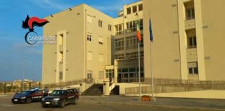 I Carabinieri di Reggio Calabria, dalle prime ore di questa mattina, con il coordinamento della Procura della Repubblica di Locri, stanno dando esecuzione ad una ordinanza di custodia cautelare in carcere emessa da G.I.P. presso il locale Tribunale, nei confronti di 3 persone