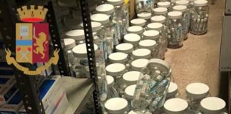 #CentroStorico di Roma: denunciati dagli agenti della #PoliziadiStato della Divisione Amministrativa della Questura, titolare e gestore di una farmacia