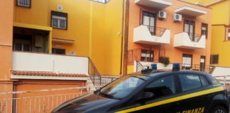 “Sono da pochi minuti arrivati gli esiti di alcuni dei tamponi eseguiti nei giorni scorsi…, in particolare… quelli degli esami effettuati sui militari in servizio presso la locale Tenenza della Guardia di Finanza”