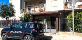 Questa mattina, i Carabinieri della Compagnia di Sant’Agata Militello e della Stazione di Capo d’Orlando hanno eseguito un’ordinanza di custodia cautelare degli arresti domiciliari, emessa dal Giudice per le Indagini Preliminari presso il Tribunale, su richiesta della Procura della Repubblica di Patti, che ha diretto le indagini, nei confronti di 3 soggetti