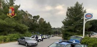 Nell’ambito dei servizi pianificati ed organizzati dal Questore di Messina, in occasione della festività del 25 Aprile, la Sezione Polstrada di Messina congiuntamente alle Sottosezioni Autostradali di Messina e Giardini ed ai Distaccamenti di Barcellona e S. Agata di Militello, hanno intensificato i controlli