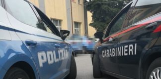 Questo pomeriggio, in esecuzione di un’ordinanza di custodia cautelare degli arresti domiciliari, i Carabinieri della Sezione Operativa di Barcellona Pozzo di Gotto e gli agenti del Commissariato di P.S. di Milazzo hanno arrestato il 26enne M.G.