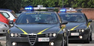 Questa mattina è stata data esecuzione a un decreto di sequestro preventivo emesso, su richiesta della Procura della Repubblica, di Reggio Calabria diretta dal Dott. Giovanni Bombardieri, dal G.I.P. presso il locale Tribunale, per un valore complessivo di circa 1.500.000 di euro nei confronti di n. 3 soggetti