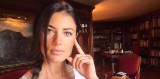 “Sono connessa, vi leggo e vi aspetto tra poco, alle 12.20, su Rai1 con #LineaVerdeLife”