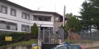 Nella giornata di ieri 1° maggio, i carabinieri della Stazione di Piraino, allertati sull’utenza telefonica di emergenza 112, sono intervenuti a Gliaca di Piraino ove era stata segnalata una lite all’interno di un’abitazione…, giunti sul posto, i militari hanno bloccato ed arrestato in flagranza di reato di lesioni personali aggravate G.A.