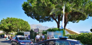 Nella nottata di ieri, i Carabinieri della Stazione di Giardini Naxos e dell’Aliquota Radiomobile della Compagnia di Taormina hanno deferito in stato di libertà tre giovani colombiani, già noti alle forze dell’ordine