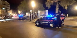 I militari dell’Arma, hanno controllato due locali al fine di verificare il rispetto delle normative sulle recenti prescrizioni per l’esercizio delle attività commerciali e di ristorazione, sensibilizzando gli avventori sul rispetto delle distanze interpersonali