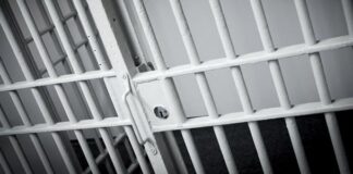 Nella giornata di ieri in esecuzione di ordinanza di applicazione di misura cautelare emessa dal G.I.P. del Tribunale di Messina, su conforme richiesta della locale Procura della Repubblica che ha coordinato le indagini, i Carabinieri della Compagnia di Messina Sud e i poliziotti della Questura di Messina hanno arrestato B.D. ventottenne e F.S. cinquantenne