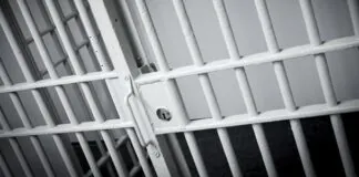 Nella giornata di ieri in esecuzione di ordinanza di applicazione di misura cautelare emessa dal G.I.P. del Tribunale di Messina, su conforme richiesta della locale Procura della Repubblica che ha coordinato le indagini, i Carabinieri della Compagnia di Messina Sud e i poliziotti della Questura di Messina hanno arrestato B.D. ventottenne e F.S. cinquantenne