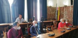 La I Commissione Lavori Pubblici del Comune di Messina, presieduta dal consigliere comunale Libero Gioveni, ha discusso stamani del progetto di copertura del torrente Annunziata, alla presenza del Vice Sindaco e Assessore ai Lavori Pubblici Salvatore Mondello e dell’Associazione “Progetto Eden” rappresentata dagli ingegneri Andrea Bonaccorso e Giovanni Arena e dal sig. Rocco Barilaro