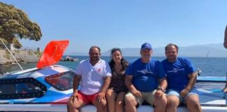 I due piloti Maurizio Schepici e Gianpaolo Montavoci, insieme al Tommy One hanno battuto il Il record mondiale di offshore Messina-Vulcano-Messina