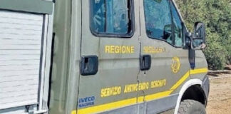 Nell’odierno pomeriggio, nel corso dell’attivita’ di spegnimento di un focolaio boschivo propagatosi a Messina nella frazione di San Filippo Superiore, ha perso la vita un operaio forestale