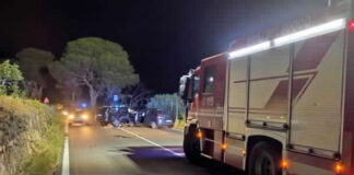 I Vigili del fuoco del Distaccamento Nord del Comando di Messina…, sono intervenuti intorno alle 21 per un incidente stradale che ha coinvolto una motocicletta e due autovetture