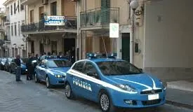 È accaduto stanotte a Sant’Agata Militello (ME), intorno alle ore 01.00, durante i controlli effettuati presso esercizi commerciali e luoghi di aggregazione affinché quanto disposto in materia di prevenzione contro la diffusione del Covid 19 venga rispettato