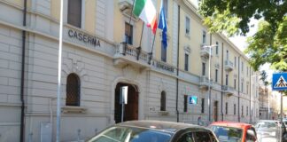 In data odierna, i Carabinieri del Comando per la Tutela Ambientale e del Comando Provinciale di Messina hanno dato esecuzione ad un’ordinanza applicativa di 16 provvedimenti cautelari personali (nr. 2 arresti in carcere – nr. 9 arresti domiciliari – nr. 4 obblighi di firma – nr. 1 interdizione dai pubblici uffici) e nr. 2 provvedimenti cautelari reali (nr. 2 sequestri di aziende)