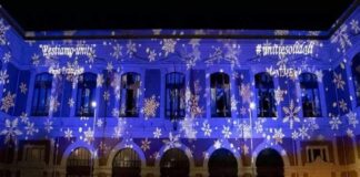 La facciata dell’Ateneo peloritano si illumina a tema natalizio…, mentre la pandemia del COVID-19 continua a spezzare vite ed a fiaccare la condizione economico-sociale del Paese e della città