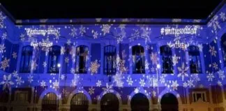 La facciata dell’Ateneo peloritano si illumina a tema natalizio…, mentre la pandemia del COVID-19 continua a spezzare vite ed a fiaccare la condizione economico-sociale del Paese e della città