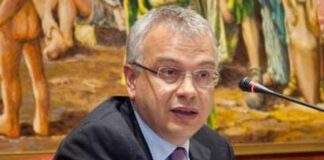 L’assessore al Bilancio della Regione Calabria, Franco Talarico, dell’Udc, é stato arrestato ieri e posto ai domiciliari nell’ambito dell’operazione “Basso profilo”