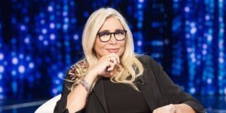 In diretta dagli Studi ‘Fabrizio Frizzi’ di Roma, e’ tornata dalle 14 di oggi 17 gennaio 2021 su Rai1… Domenica In, condotta da Mara Venier