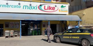 I finanzieri del comando provinciale di Catania, hanno sequestrato stamane beni per 10 milioni di euro a Rocco Biancoviso, ritenuto e indicato come il referente a Scordia della ‘famiglia’ mafiosa Santapaola-Ercolano e accusato di avere gestito, per conto del clan, le estorsioni a imprenditori