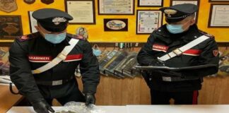 I Carabinieri della Sezione Radiomobile della Compagnia di Sant’Agata di Militello, hanno arrestato, in flagranza di reato, C.G.C. 33enne e P.V. 29enne, entrambi di Tortorici, già noti alle forze dell’ordine, ritenuti responsabili del reato di detenzione illecita di sostanze stupefacenti