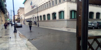 Tutti i dettagli, della operazione “Joy’s Seaside”, messa in atto stamane dai magistrati della Direzione Distrettuale Antimafia della Procura della Repubblica di Reggio Calabria, dai poliziotti della locale Questura e da quelli del Commissariato di Gioia Tauro