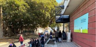 L’Agenzia italiana del farmaco Aifa ha deciso di estendere in via del tutto precauzionale e temporanea, in attesa dei pronunciamenti dell’EMA, il divieto di utilizzo del vaccino AstraZeneca Covid19 su tutto il territorio nazionale