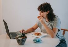 Pranzo in ufficio: come sfruttare gli accessori per promuovere il proprio brand